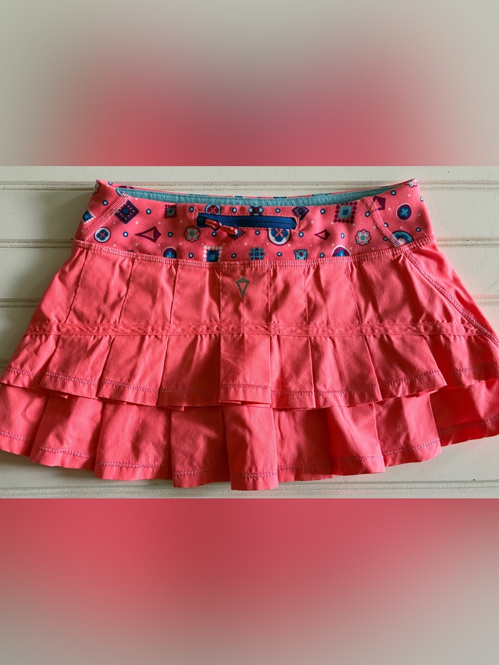 IVIVVA by LULULEMON girls size 6 skirt